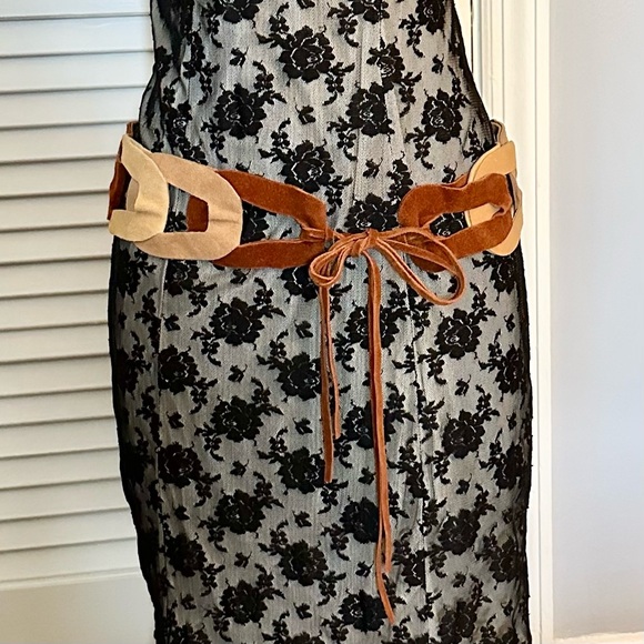 Vintage 1970’s Suede Leather Link Chain Tie Belt Retro Boho Vibes - Picture 5 of 13